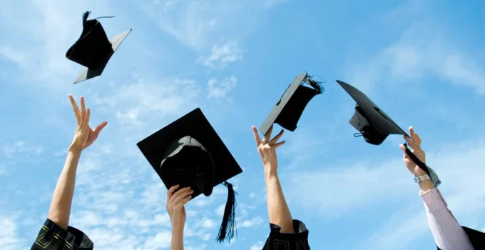 70 Best Graduation Messages and Congratulation Messages